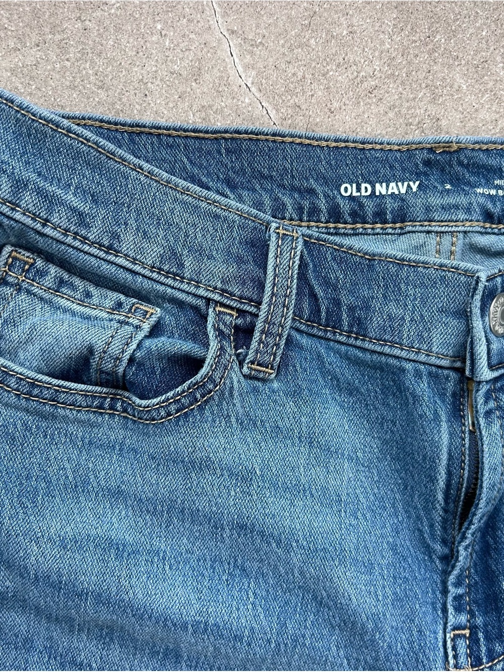 Old Navy Blue Straight-Leg Women's Jeans - Picture 2 of 5